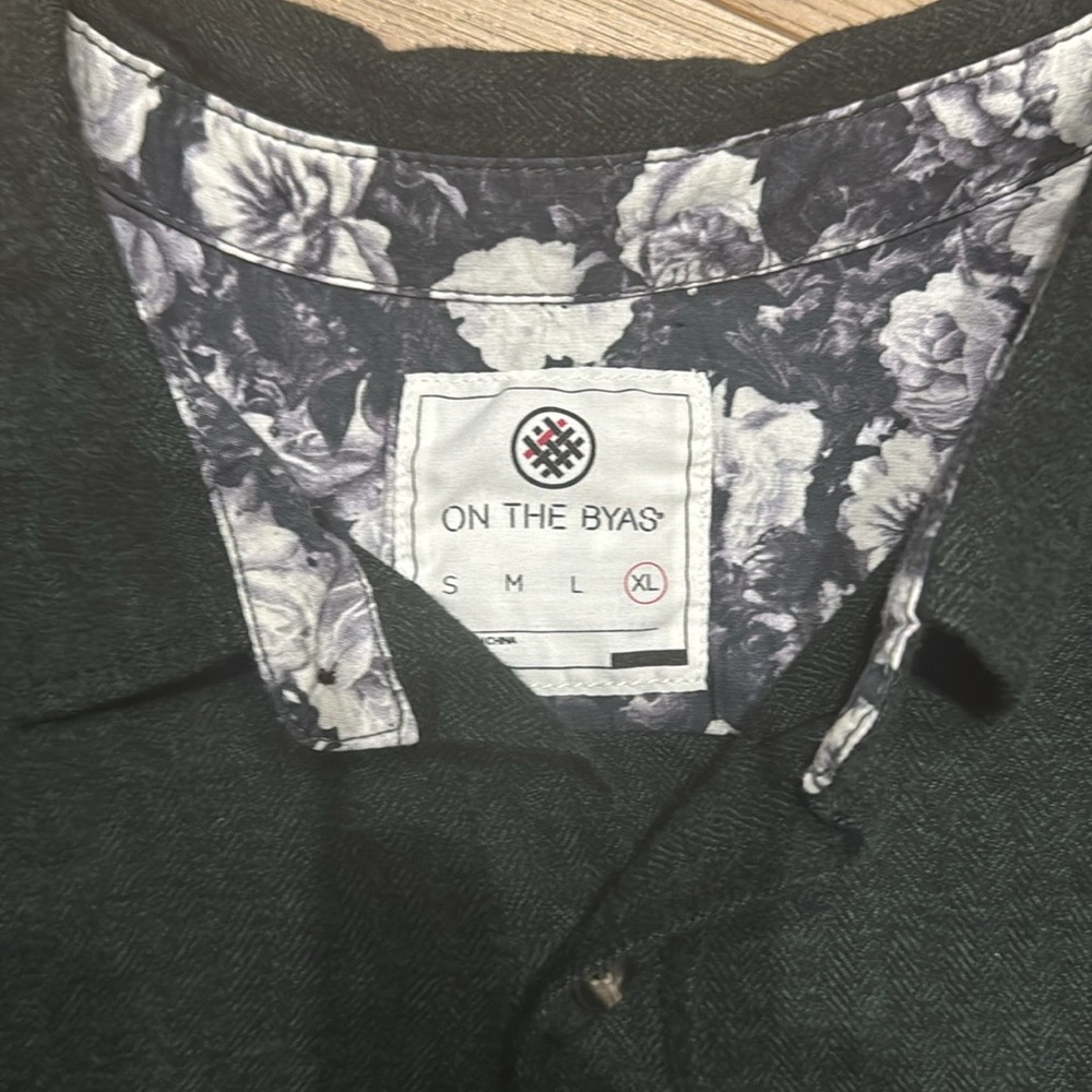 On the byas men’s button down shirt - Picture 2 of 3